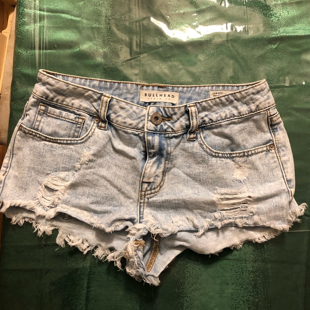 Pacsun destressed denim shorts